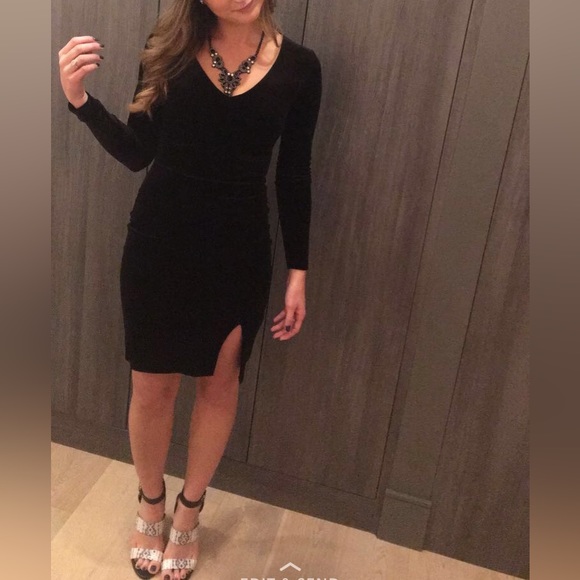 Mini Black Velvet Dress with Sleeves - Picture 4 of 5